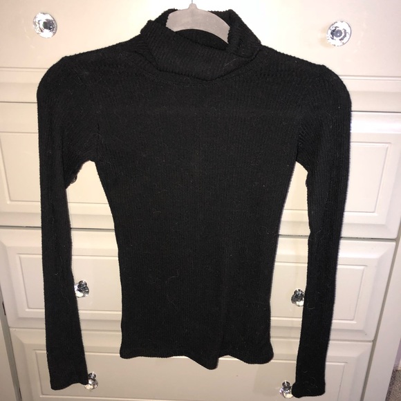 Brandy Ribbed Turtle Neck - Picture 2 of 6